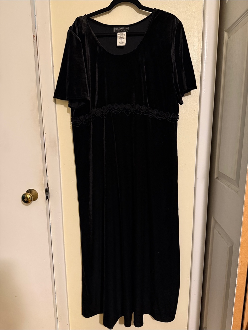 Vintage Whimsigoth black velvet maxi dress